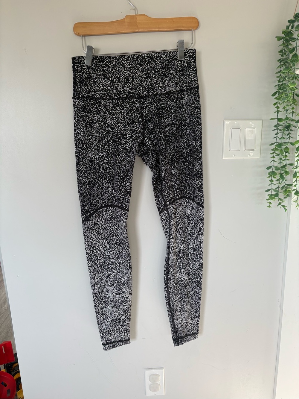 Lululemon Wunder Under High-Rise Tight *Blocked Full-On Luxtreme 28" Size 8